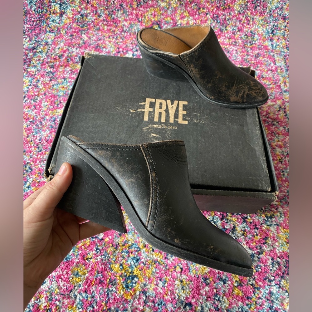 Women’s Size 6.5 Frye Serena Mule - Almond Black *Reconditioned*